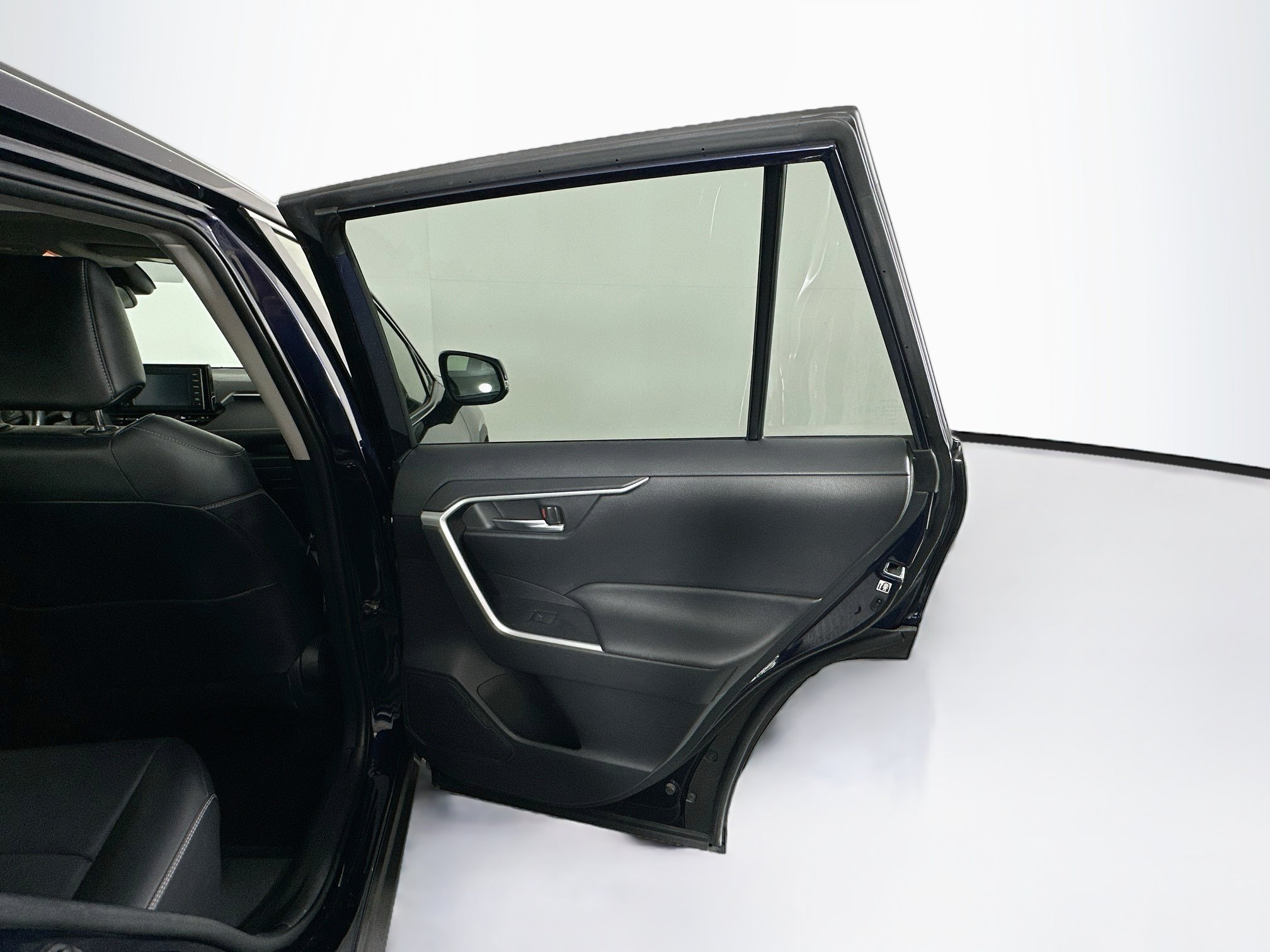 Used 2019 Toyota RAV4 XLE Premium FWD image 34