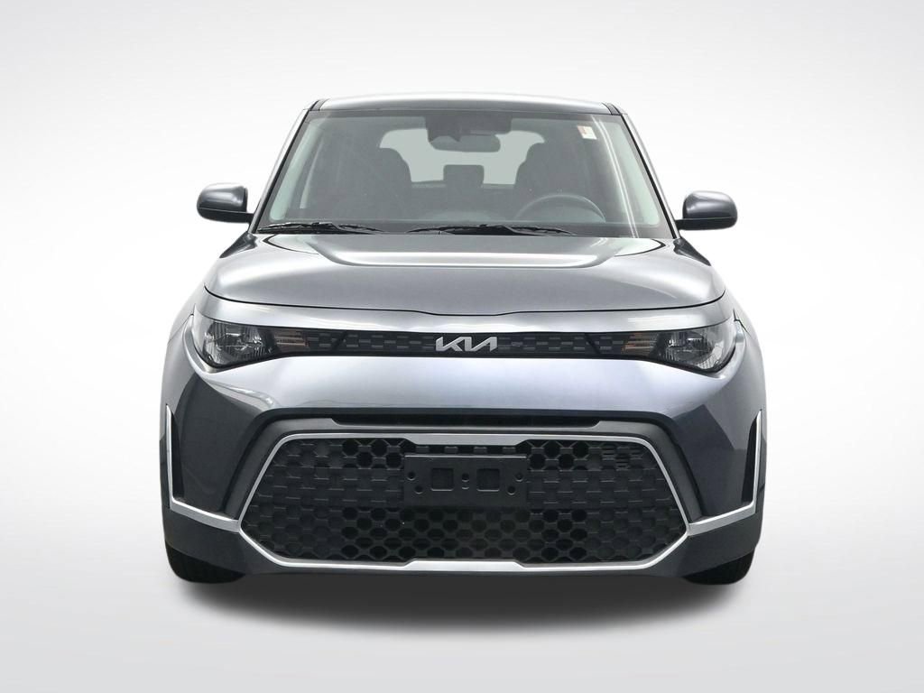 Used 2024 Kia Soul LX w/ Option Group 015 FWD image 2