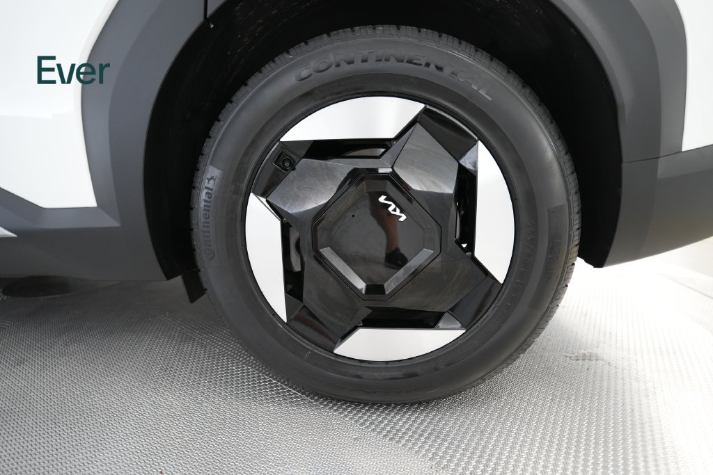 Used 2024 Kia EV9 Light Long Range RWD image 9
