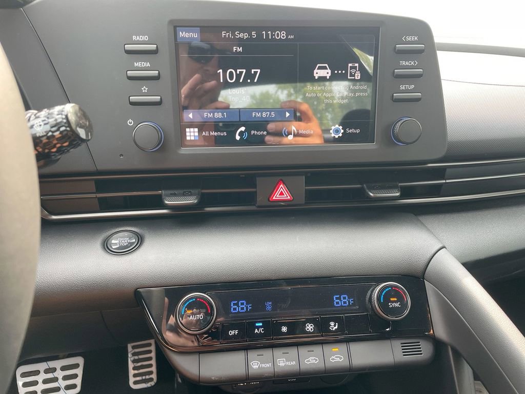 Used 2025 Hyundai Elantra Sport image 46