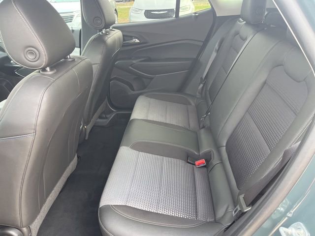 Used 2025 Chevrolet Trax LT image 11