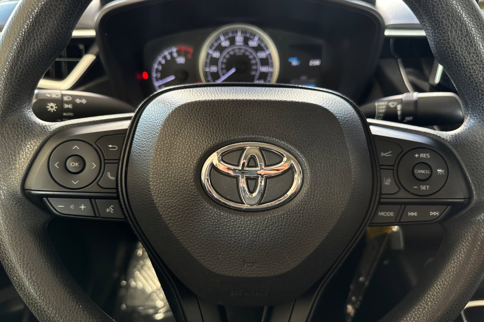 Certified 2021 Toyota Corolla LE image 27