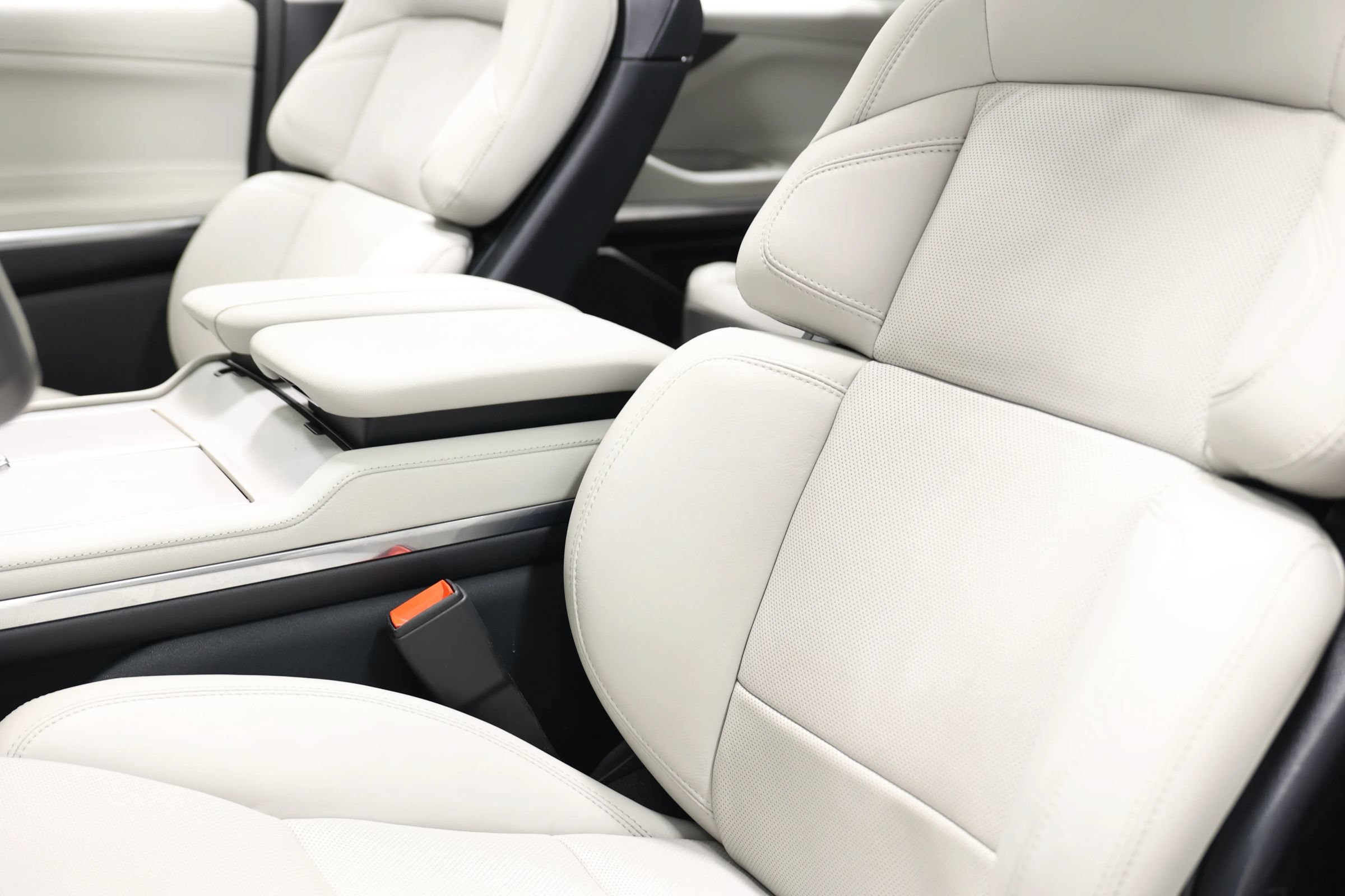 Used 2025 Lincoln Navigator Reserve AWD/4WD image 19