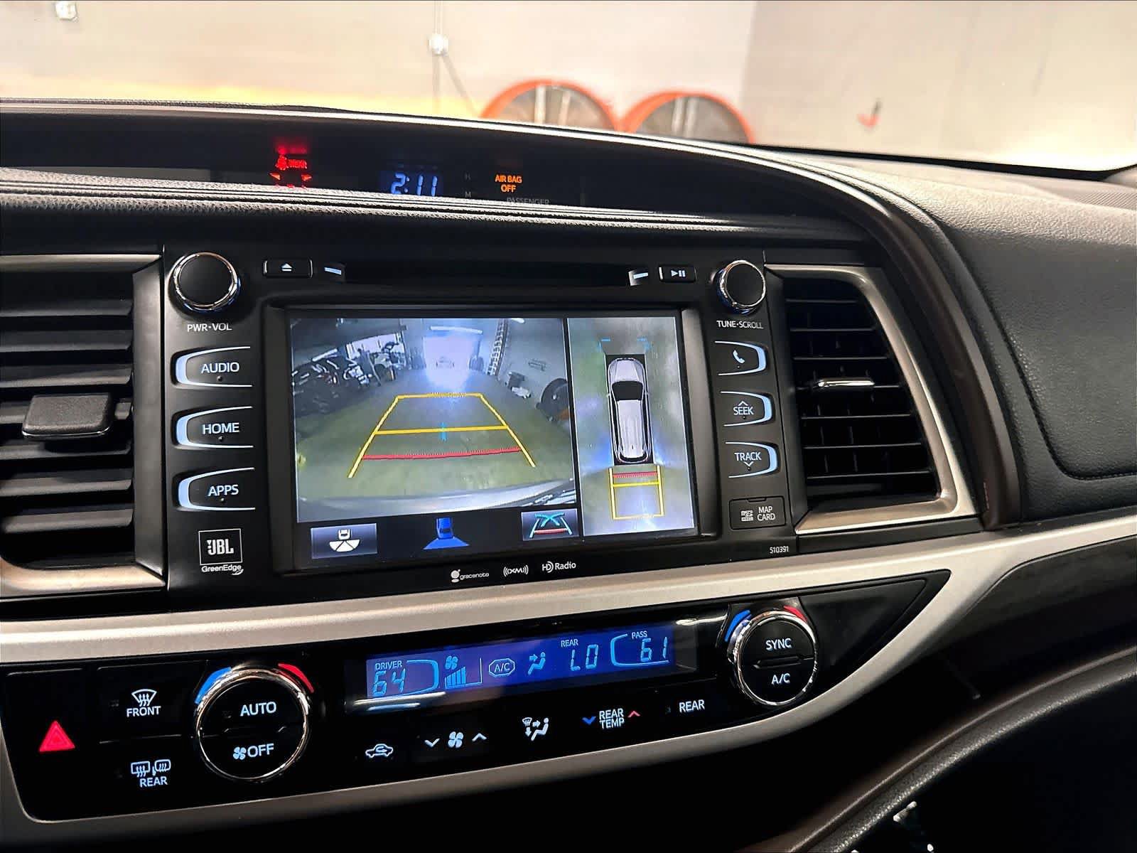 Used 2019 Toyota Highlander Limited Platinum AWD/4WD image 22