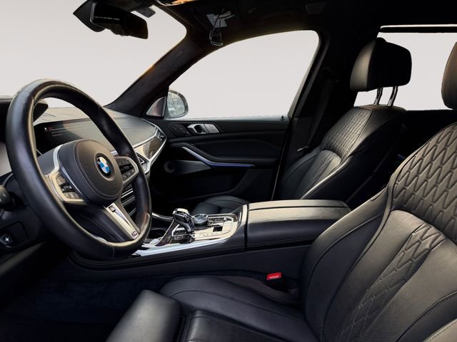 Used 2021 BMW X7 M50i image 9