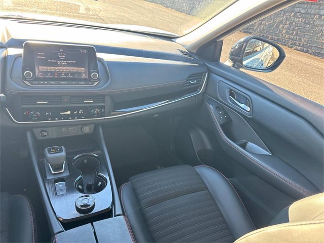 Used 2025 Nissan Rogue SV image 20