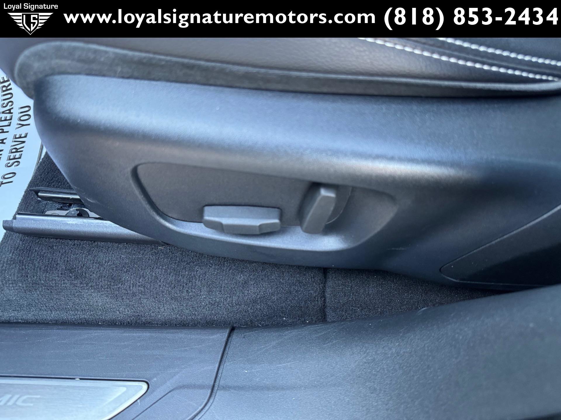 Used 2018 Land Rover Range Rover Velar R-Dynamic SE image 21