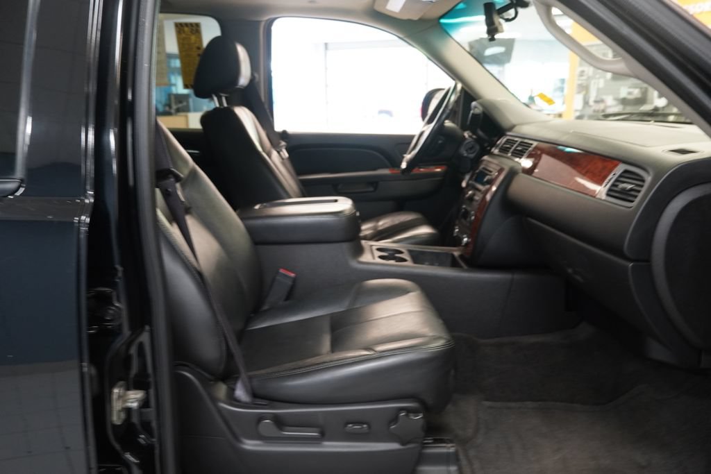 Used 2012 Chevrolet Suburban LT AWD/4WD image 28