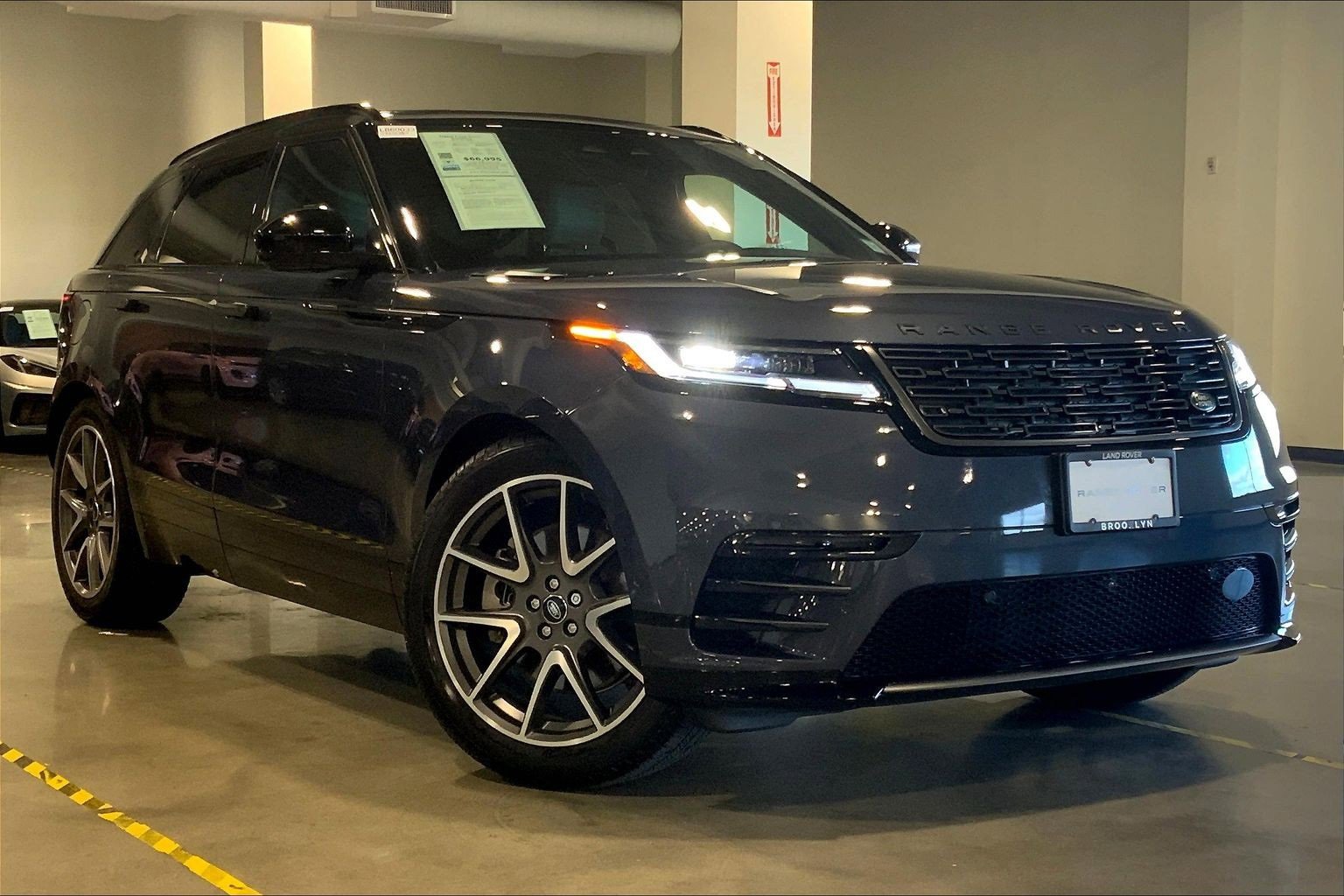 Used 2026 Land Rover Range Rover Velar Dynamic SE image 2