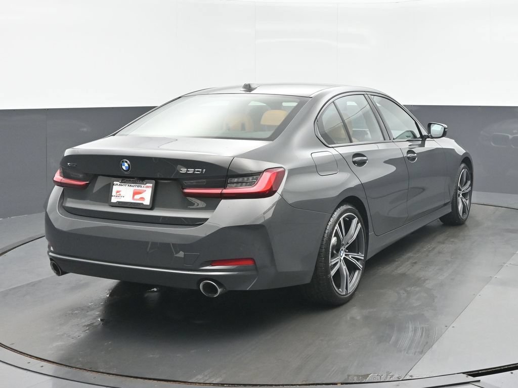 Used 2023 BMW 330i xDrive Sedan w/ Premium Package AWD/4WD image 4