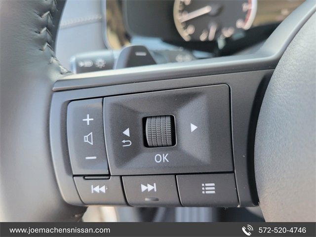 New 2025 Nissan Pathfinder SV image 32