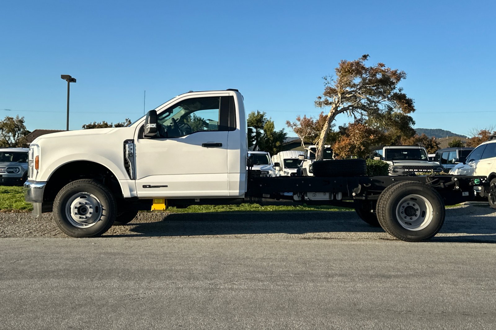 Used 2024 Ford F350 XLT AWD/4WD image 2