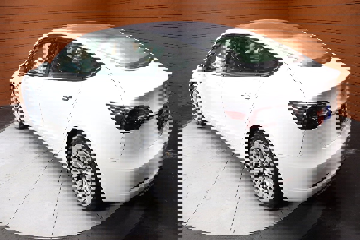 Used 2023 Tesla Model 3 Standard Range image 10