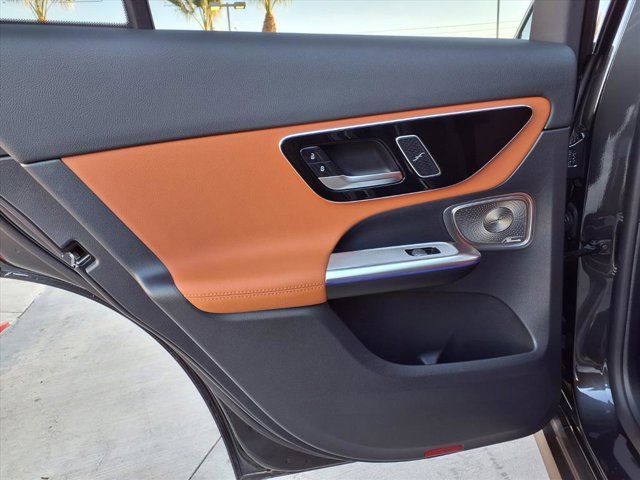 Used 2025 Mercedes-Benz GLC 300 image 17