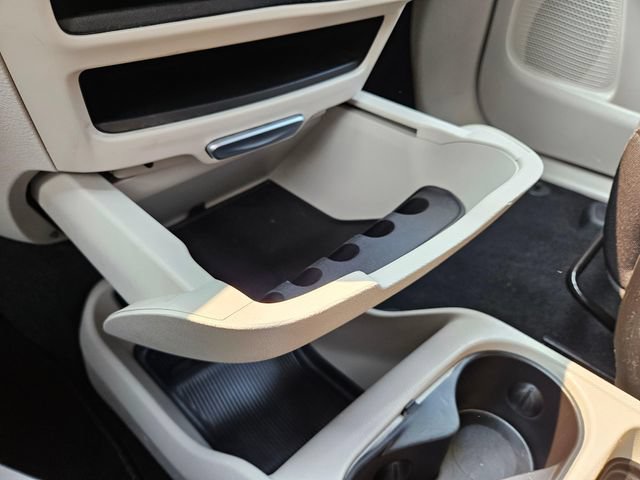 Used 2023 Chrysler Voyager LX FWD image 38
