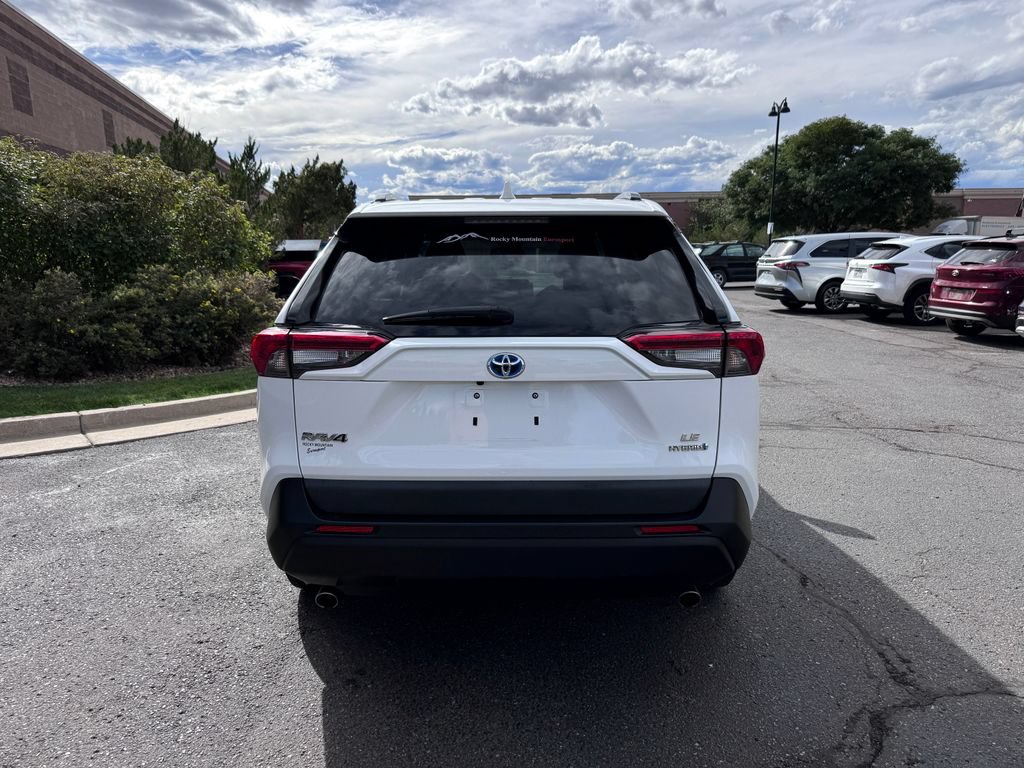 Used 2022 Toyota RAV4 LE AWD/4WD image 10
