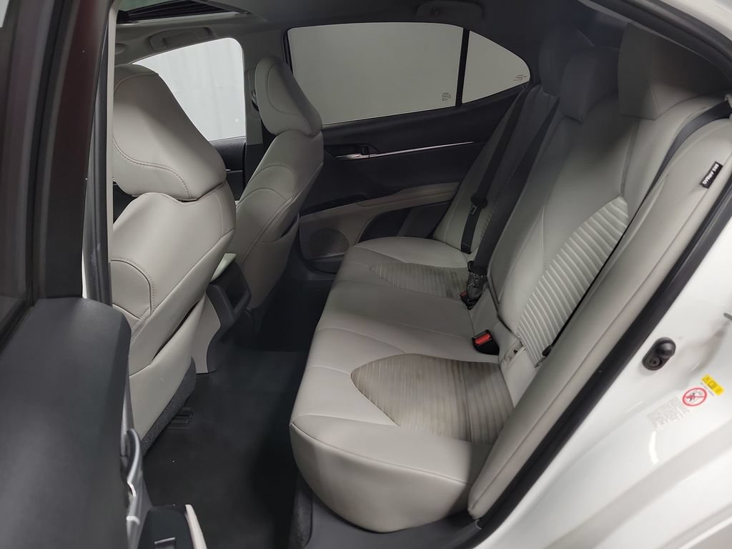 Used 2018 Toyota Camry SE w/ Moonroof Package FWD image 25