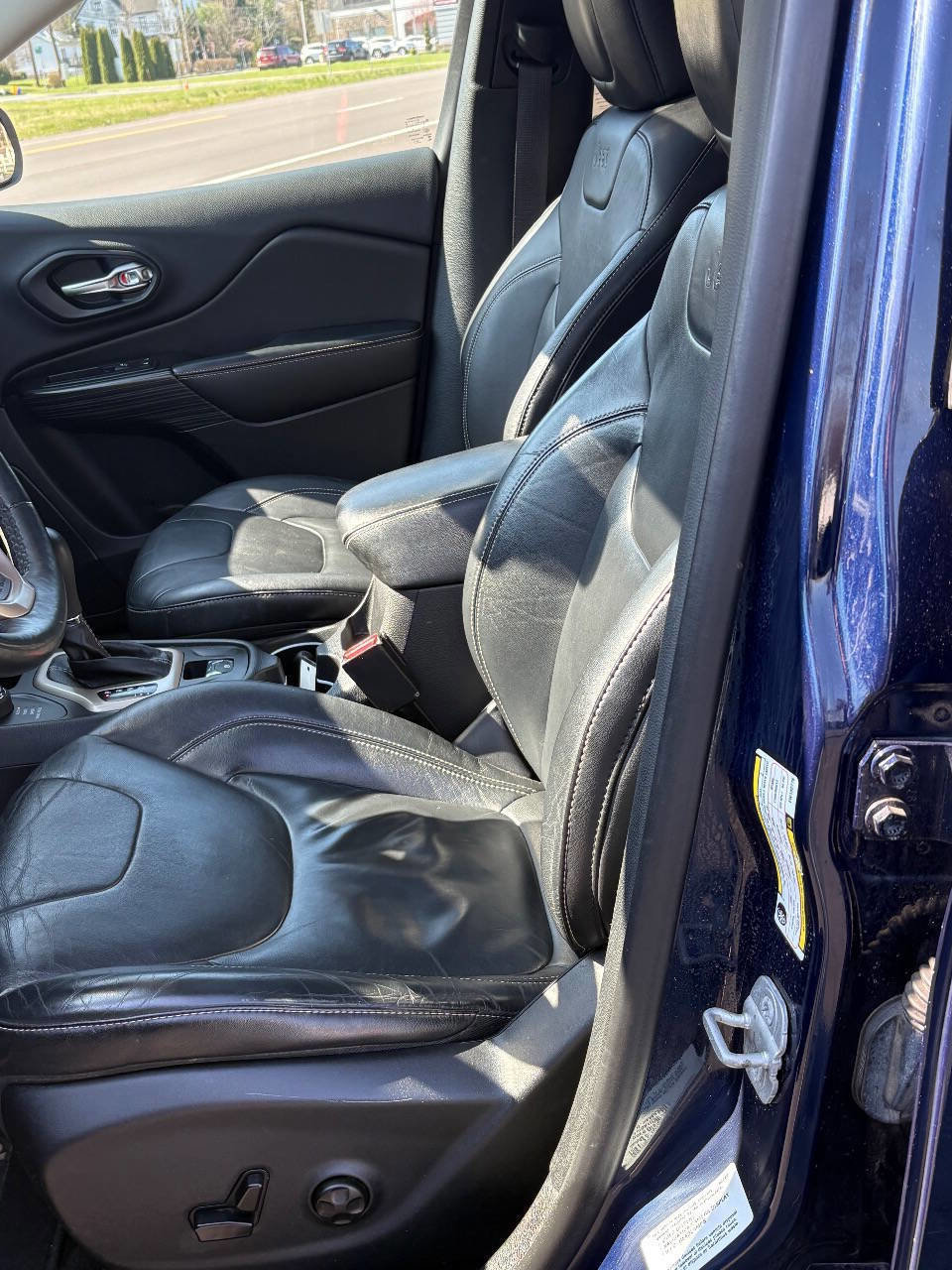 Used 2014 Jeep Cherokee Limited image 23