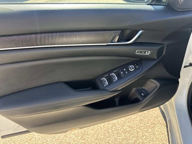 Used 2019 Honda Accord Touring image 15