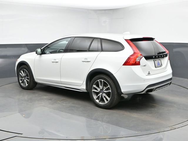 Used 2017 Volvo V60 T5 Cross Country Platinum AWD/4WD image 7