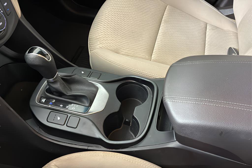 Used 2017 Hyundai Santa Fe Sport w/ 2.4L Value Package 06 FWD image 23