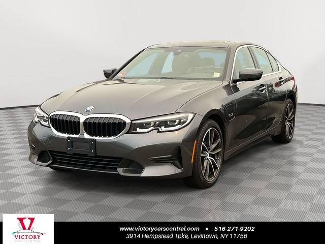 Used 2022 BMW 330e xDrive w/ Driving Assistance Package AWD/4WD image 1