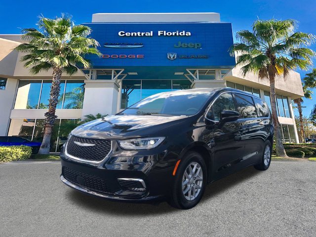 Certified 2026 Chrysler Pacifica Select FWD image 9
