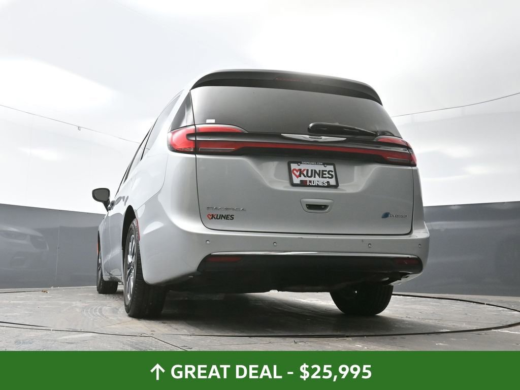 Used 2024 Chrysler Pacifica Limited FWD image 57