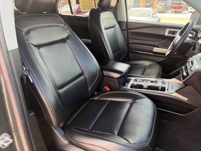 Used 2023 Ford Explorer XLT w/ Equipment Group 202A AWD/4WD image 36