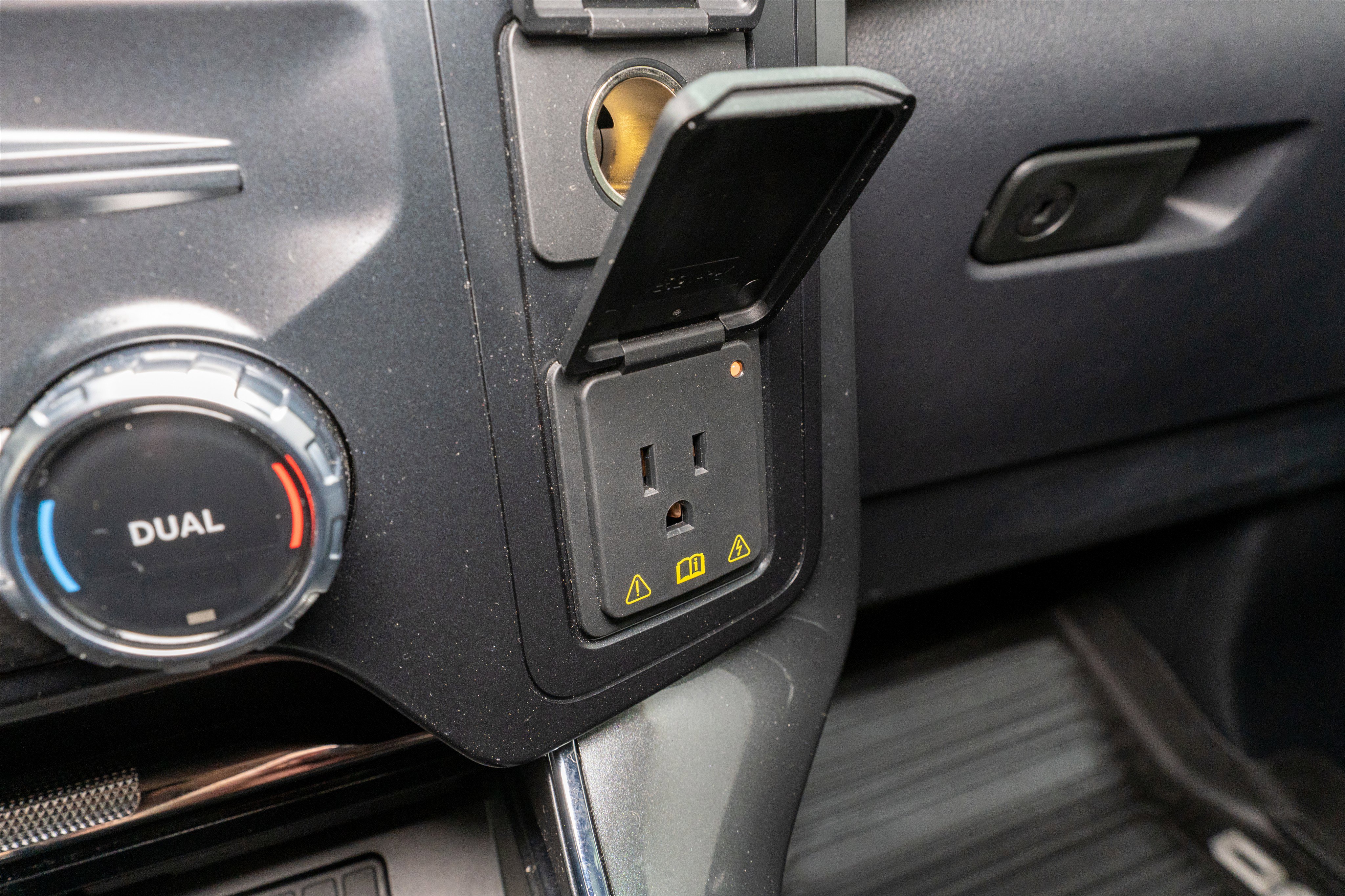 Used 2023 Ford F150 Lariat w/ Equipment Group 502A High image 26