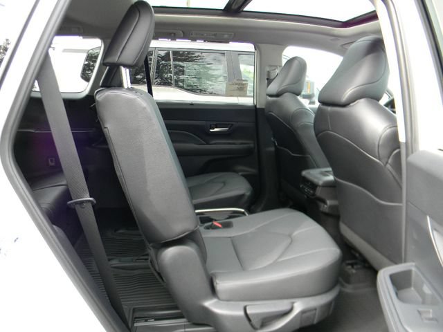New 2026 Toyota Grand Highlander XLE FWD image 23