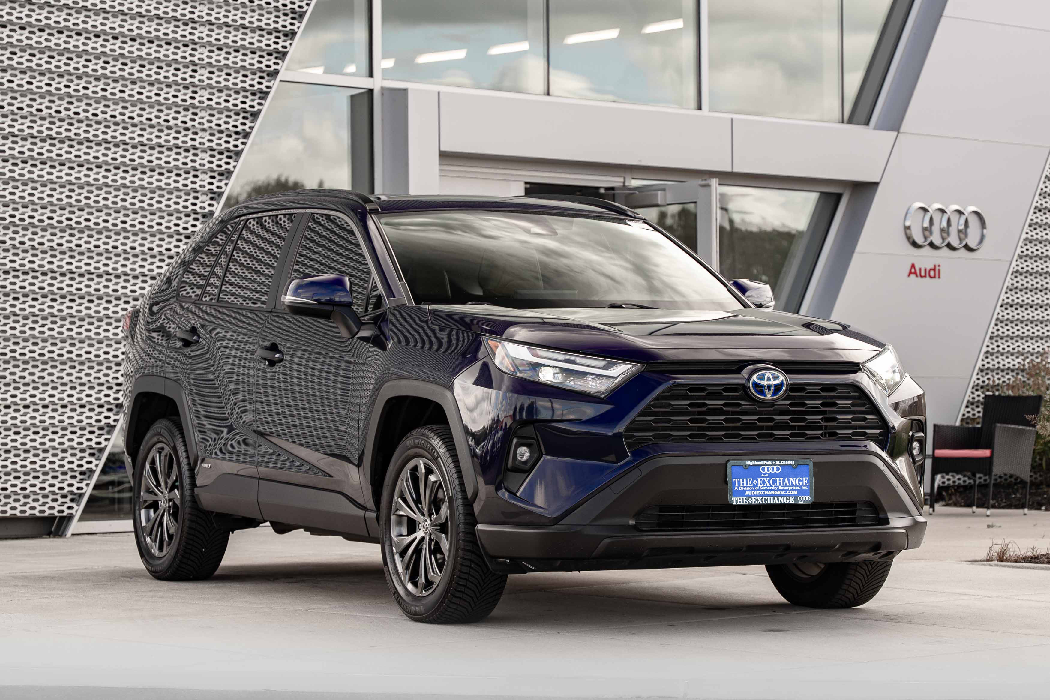 Used 2022 Toyota RAV4 XLE Premium AWD/4WD image 1