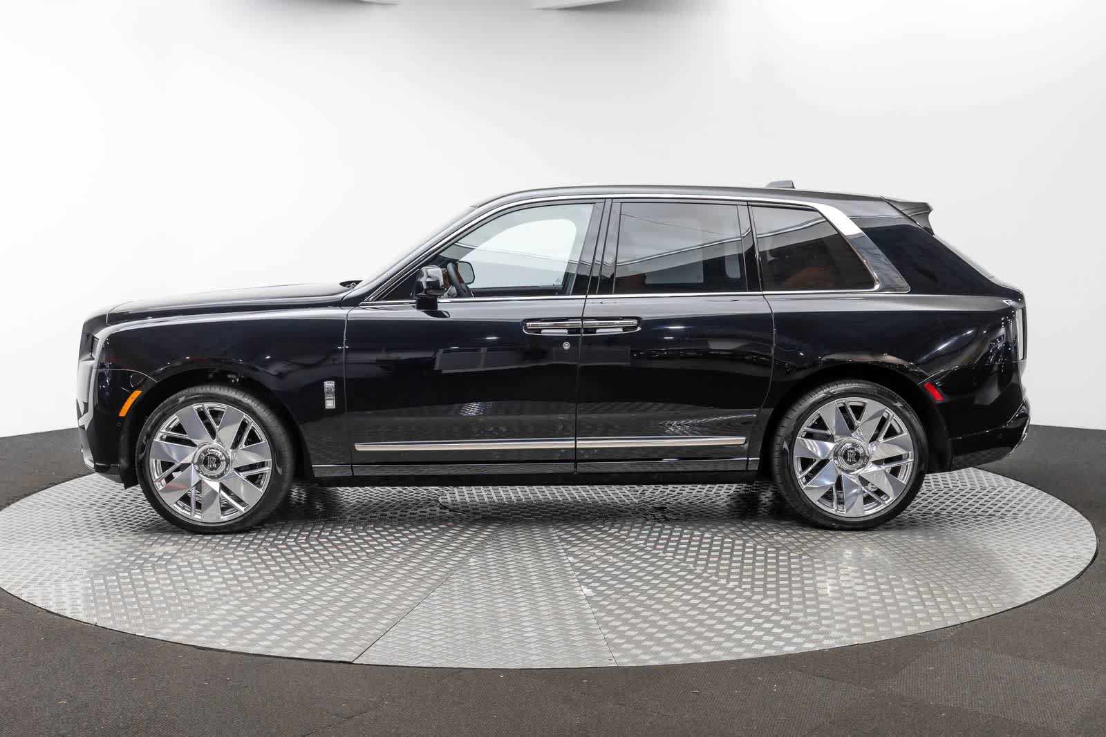 New 2026 Rolls-Royce Cullinan AWD/4WD image 3