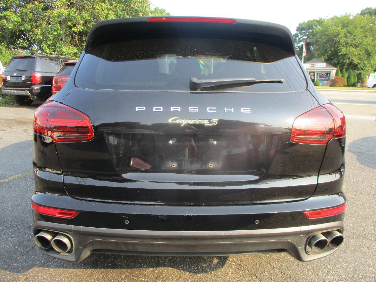 Used 2016 Porsche Cayenne S image 3
