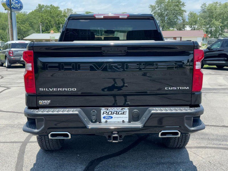 Used 2025 Chevrolet Silverado 1500 Custom Trail Boss AWD/4WD image 4