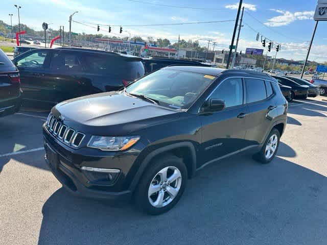 Used 2018 Jeep Compass Latitude w/ Popular Equipment Group AWD/4WD image 2