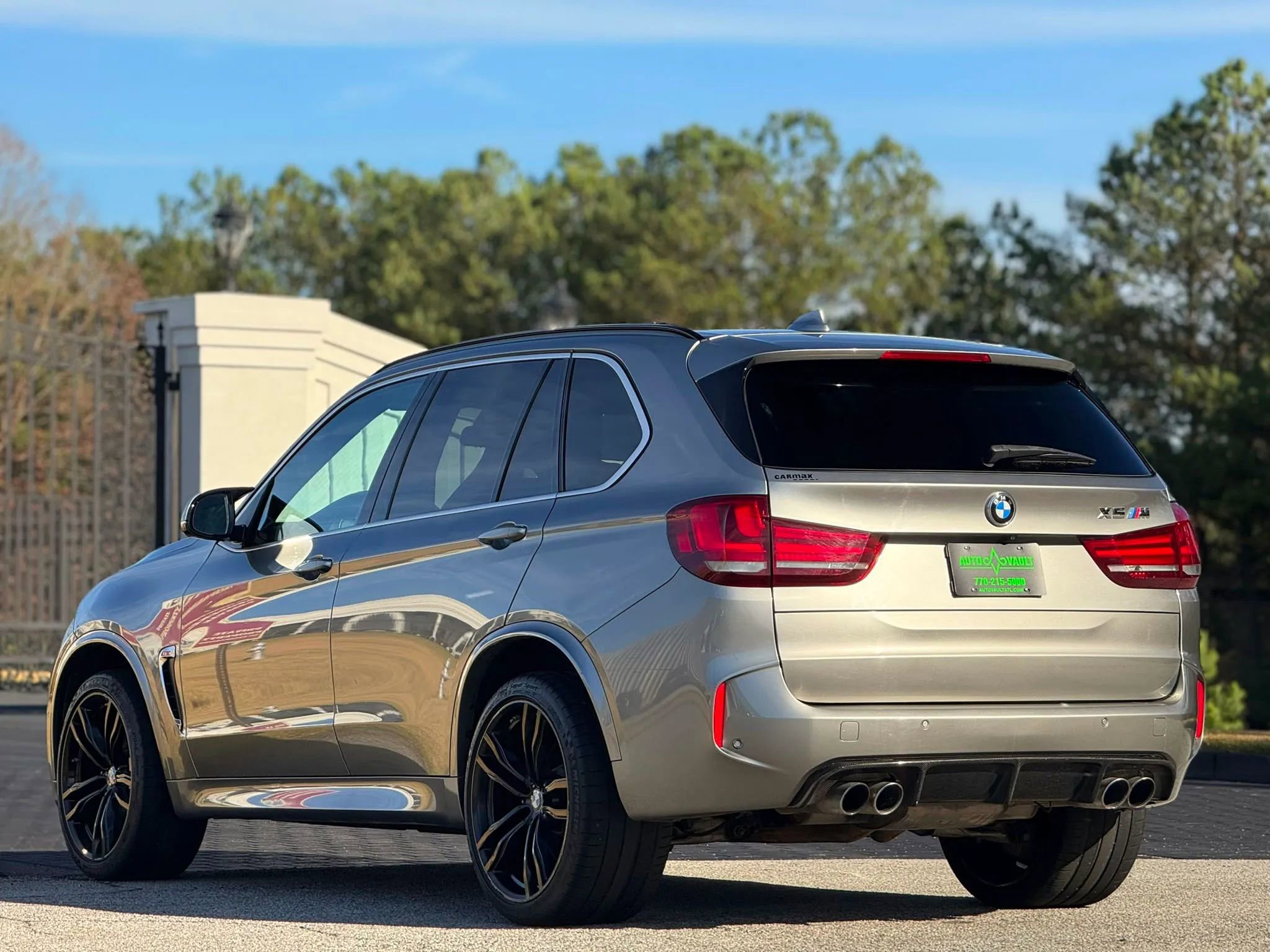 Used 2016 BMW X5 M image 8