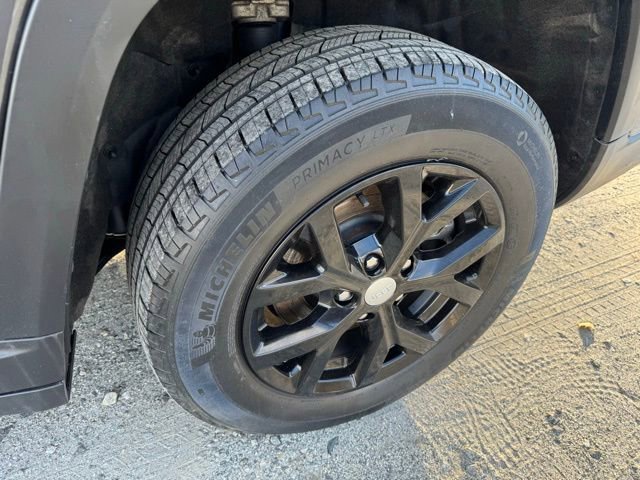 Used 2022 Jeep Grand Cherokee L Limited image 10