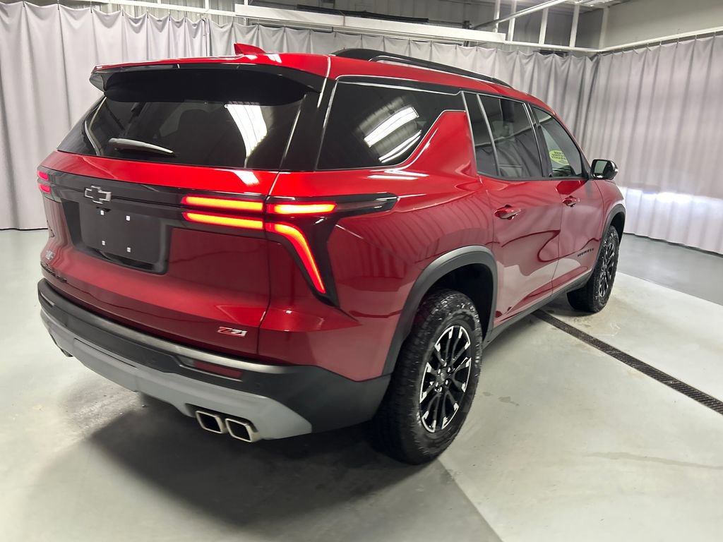 Used 2025 Chevrolet Traverse Z71 w/ Driver Confidence Package image 7