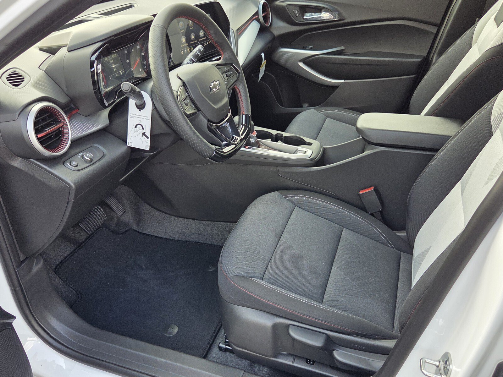 New 2026 Chevrolet Trax RS w/ Sunroof Package FWD image 5