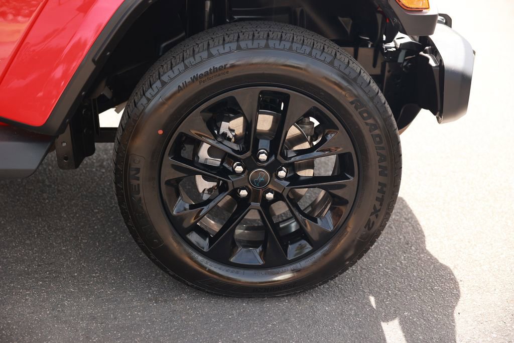 Used 2025 Jeep Wrangler Unlimited Sahara image 8