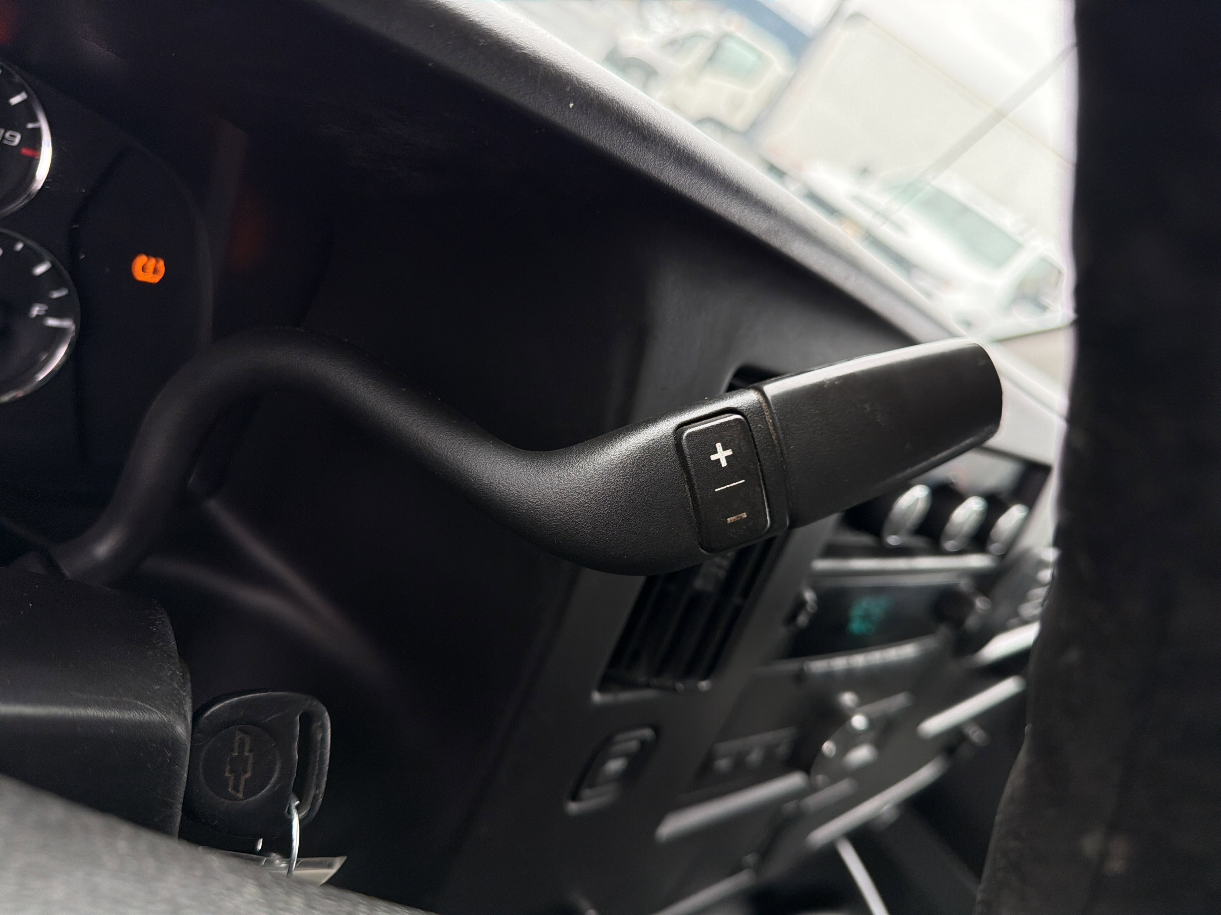 Used 2010 Chevrolet Express 2500 image 17