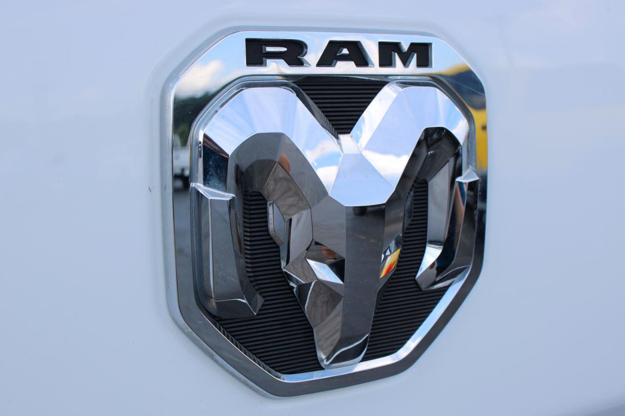 Used 2024 RAM 2500 Laramie w/ Safety Group AWD/4WD image 9