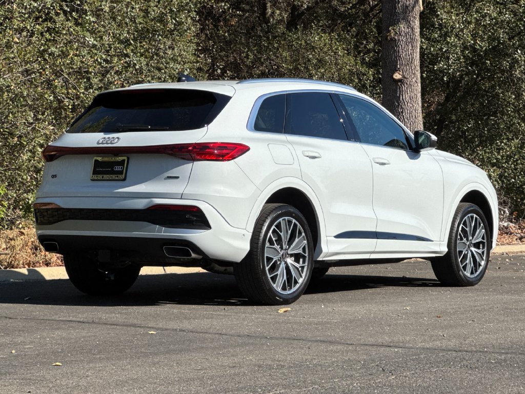 Certified 2025 Audi Q5 Premium Plus w/ Premium Plus AWD/4WD image 5