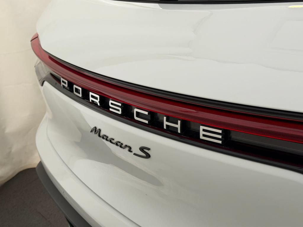 Certified 2026 Porsche Macan S AWD/4WD image 26