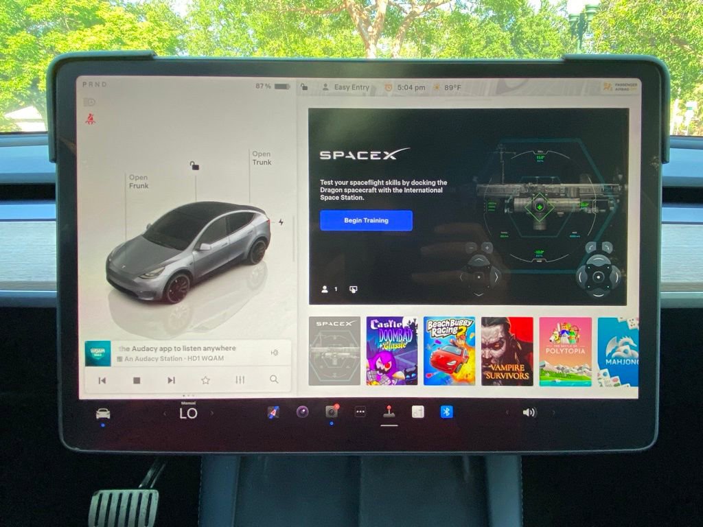 Used 2025 Tesla Model Y Performance AWD/4WD image 29