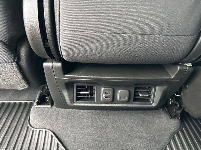 Used 2021 Chevrolet Silverado 1500 LT image 24