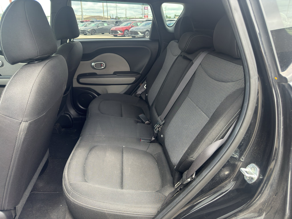 Used 2017 Kia Soul + FWD image 10