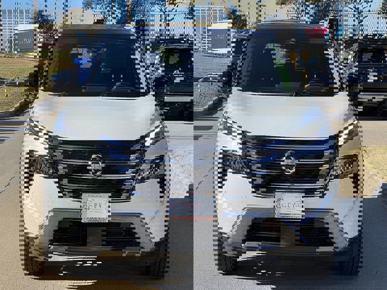 Certified 2025 Nissan Rogue SL w/ Tech Package image 6