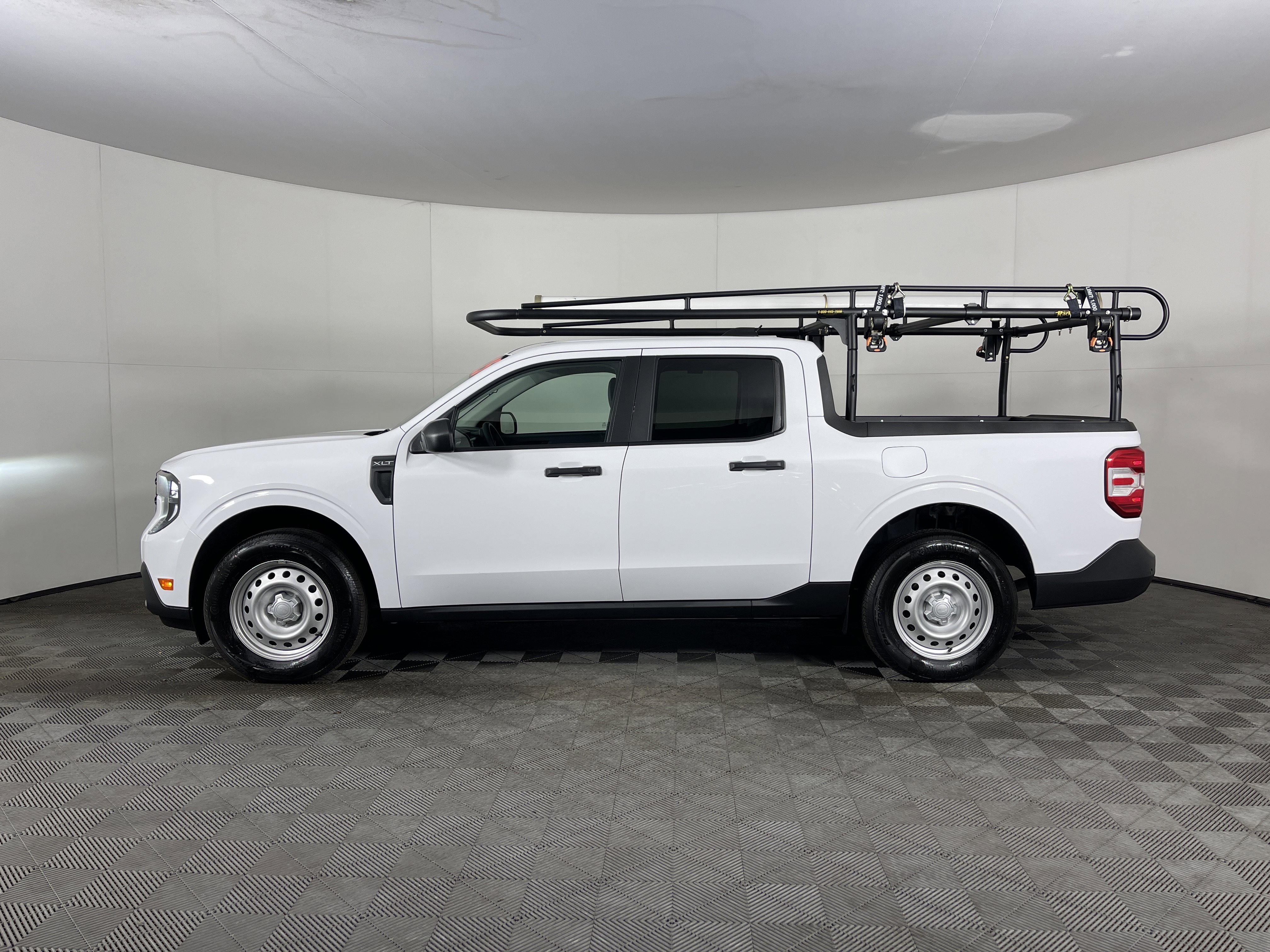 Used 2025 Ford Maverick XLT w/ Equipment Group 302A image 3